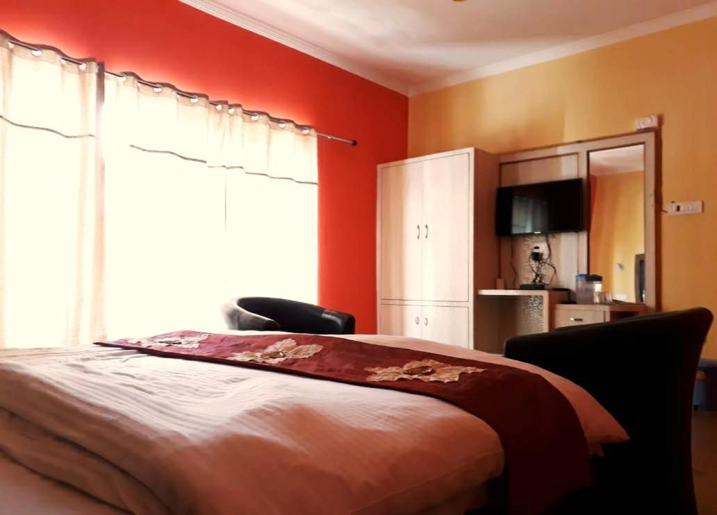 Hotel Royal Plaza Λεχ Εξωτερικό φωτογραφία