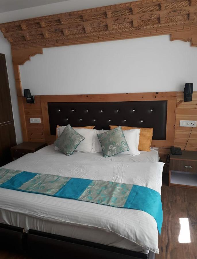 Hotel Royal Plaza Λεχ Εξωτερικό φωτογραφία